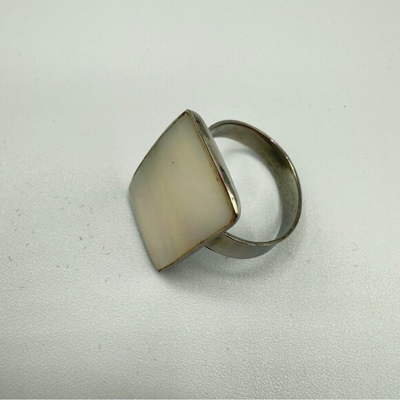 Mother of Pearl Statement Ring Size Adjustable - Picture 6 of 11